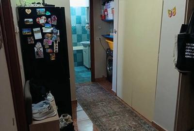 Dacia - Farmacris,  apartament 2 camere decomandat et.4 - 2