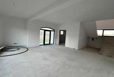 Casă cu 4 camere cu Teren 700 Mp în Central - 5