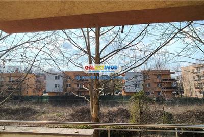 Apartament cu 3 camere semidecomandat, mobilat în Băneasa