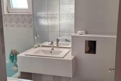 Apartament 3 camere, decomandat, 64 mp, aer conditionat, metrou aproape, 1 Mai - 7