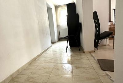 Apartament cu 4 camere în Cetate - 1