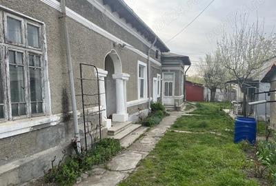 Casă cu 6 camere în Central - 1