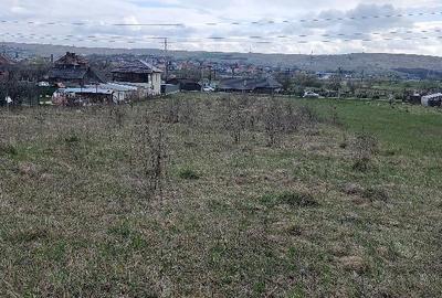 Teren de 2800 mp, în Aghireșu
