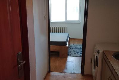 Garsonieră în CET - 10