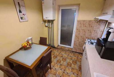 Apartament cu 3 camere decomandat în Alexandru cel Bun