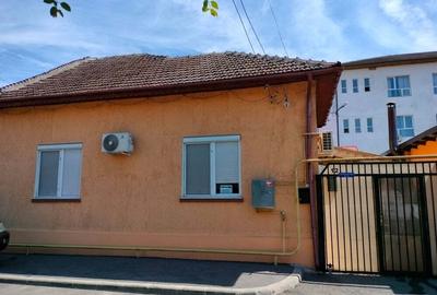 Casă cu 4 camere în Central - 2