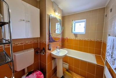 Apartament cu 3 camere semidecomandat în Central - 3