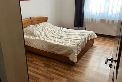 Apartament cu 3 camere situat in Tractorul - 4