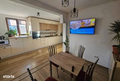 Casă cu 4 camere cu Teren 400 Mp în Central - 11