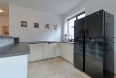 Vilă individuală- P+1+M | 19 camere | 400 mp utili/ 8 parcari - 7