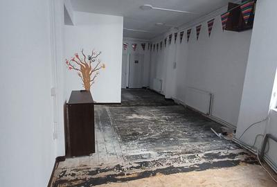 Spațiu comercial, de 120 mp, în Central - 4