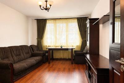 Apartament cu 3 camere decomandat, mobilat în Cornișa