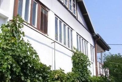 Casă cu 4 camere decomandat în Central - 2