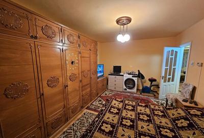 Apartament 4 camere , 2 bai,2 balcoane,etaj 2 - 5