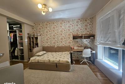 Casă cu 5 camere cu Teren 200 Mp în Central