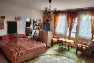 Casă cu 4 camere cu Teren 2145 Mp în Central - 10