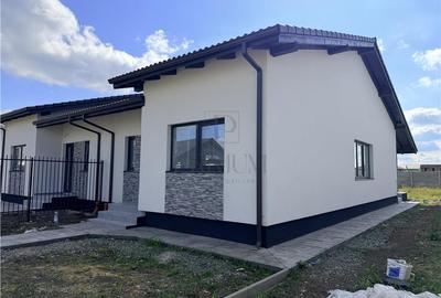 Duplex cu 3 camere cu Canalizare în Moșnița Veche - 1