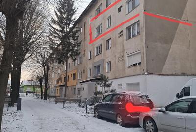 Apartament cu 4 camere decomandat în Central