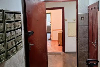 Apartament spa?ios cu 4 camere in zona Pie?ei Rahova - 1