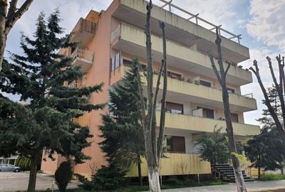 Apartament de vacanta, bloc nou, parter inalt, 2 camere, mobilat-utilat, Neptun. - 1
