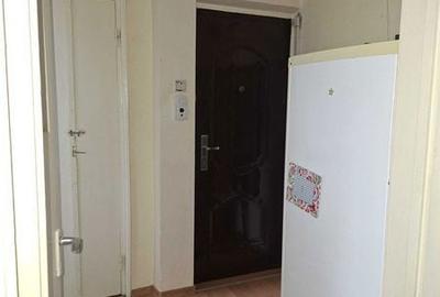 Apartament cu 2 camere semidecomandat în Micro 19