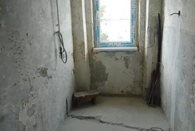 Apartament cu 3 camere semidecomandat în Viziru 3 - 4