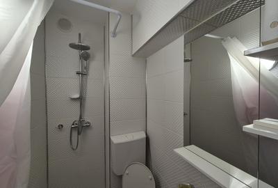 Apartament cu 3 camere semidecomandat în 1 Mai - 7