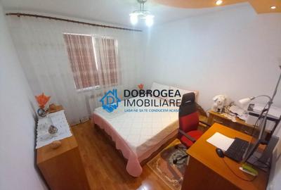 Zona vest, apartament 4 camere, decomandat - 1