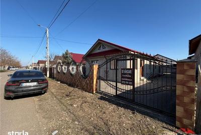 Casă cu 3 camere cu Teren 300 Mp în Central - 1