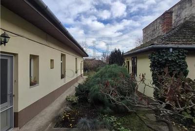 Propietate cu 2 case individuale - ingrijite - pe un teren de 800mp - zona excel - 5