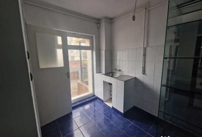 Spațiu comercial, de 48 mp, în Decebal - 7