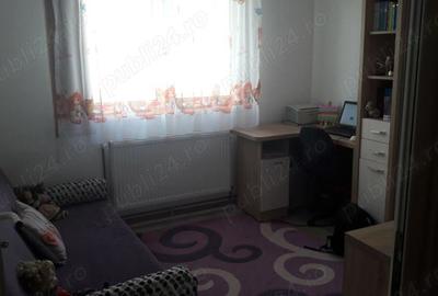 Inchiriez apartament 2 cam.centrala proprie pe gaz ,zona A.Vlaicu , 275 euro - 2