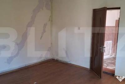 Casă cu 3 camere cu Teren 900 Mp în Central
