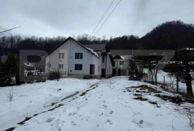 Casă cu 4 camere cu Teren 810 Mp în Central - 12