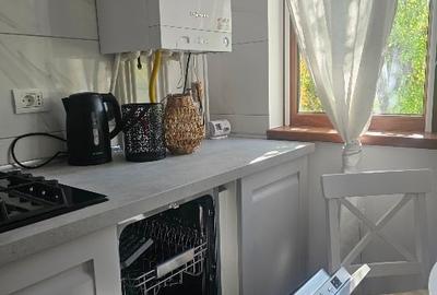 Apartament cu 3 camere semidecomandat, mobilat în Țiglina 1 - 3