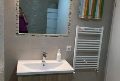 Apartament cu 3 camere semidecomandat, mobilat în Aurel Vlaicu