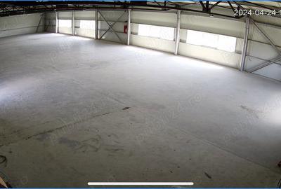 Spațiu comercial, de 1,200 mp, în Central - 1