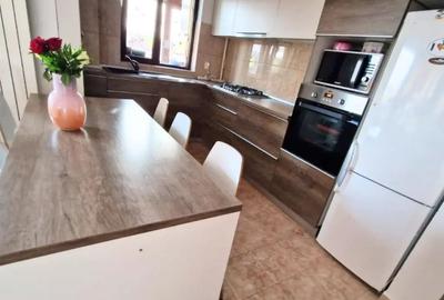 Apartament cu 3 camere semidecomandat în Tancodrom - 10