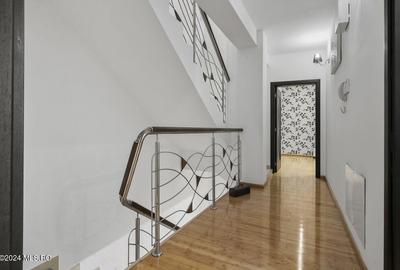 Branesti - Lac, Vila de familie P+E+M, 250 mp utili, teren 547 mp - 17