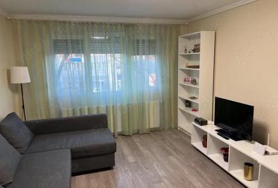 Apartament cu 3 camere semidecomandat în Central - 1
