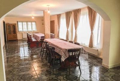 Casă cu 9 camere cu Teren 8233 Mp în Mărgău - 7