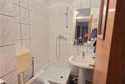 Apartament cu 4 camere decomandat în Crângași - 11