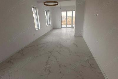 Casă cu 3 camere cu Teren 395 Mp în Covaci - 2