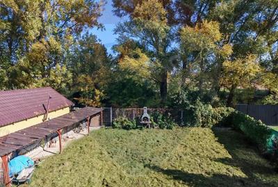 Casa / Vila cu 5 camere de vanzare - 1