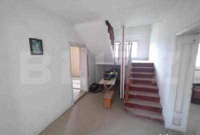Casă cu 3 camere cu Teren 800 Mp în Central - 2