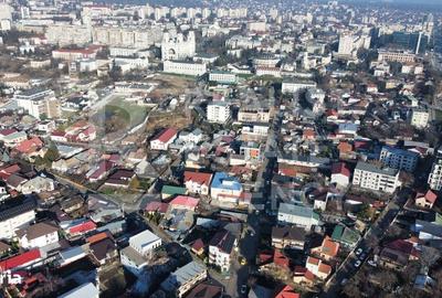Teren de 840 mp, în Central