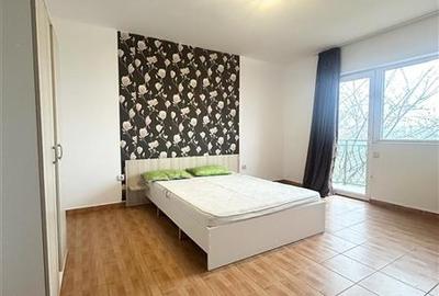 Hotel/Pensiune, de 27.272699356079 mp, în Central - 5