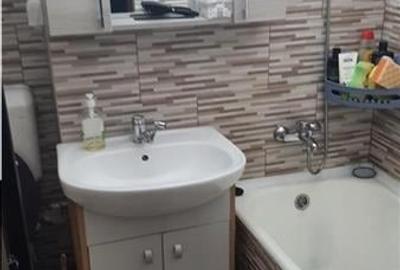 Apartament cu 3 camere semidecomandat în Ștefănești