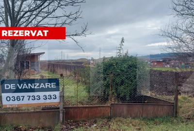 Teren de 2000 mp, în Periferie