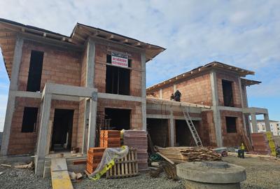 Duplex cu 4 camere cu Canalizare în Moșnița Nouă - 4